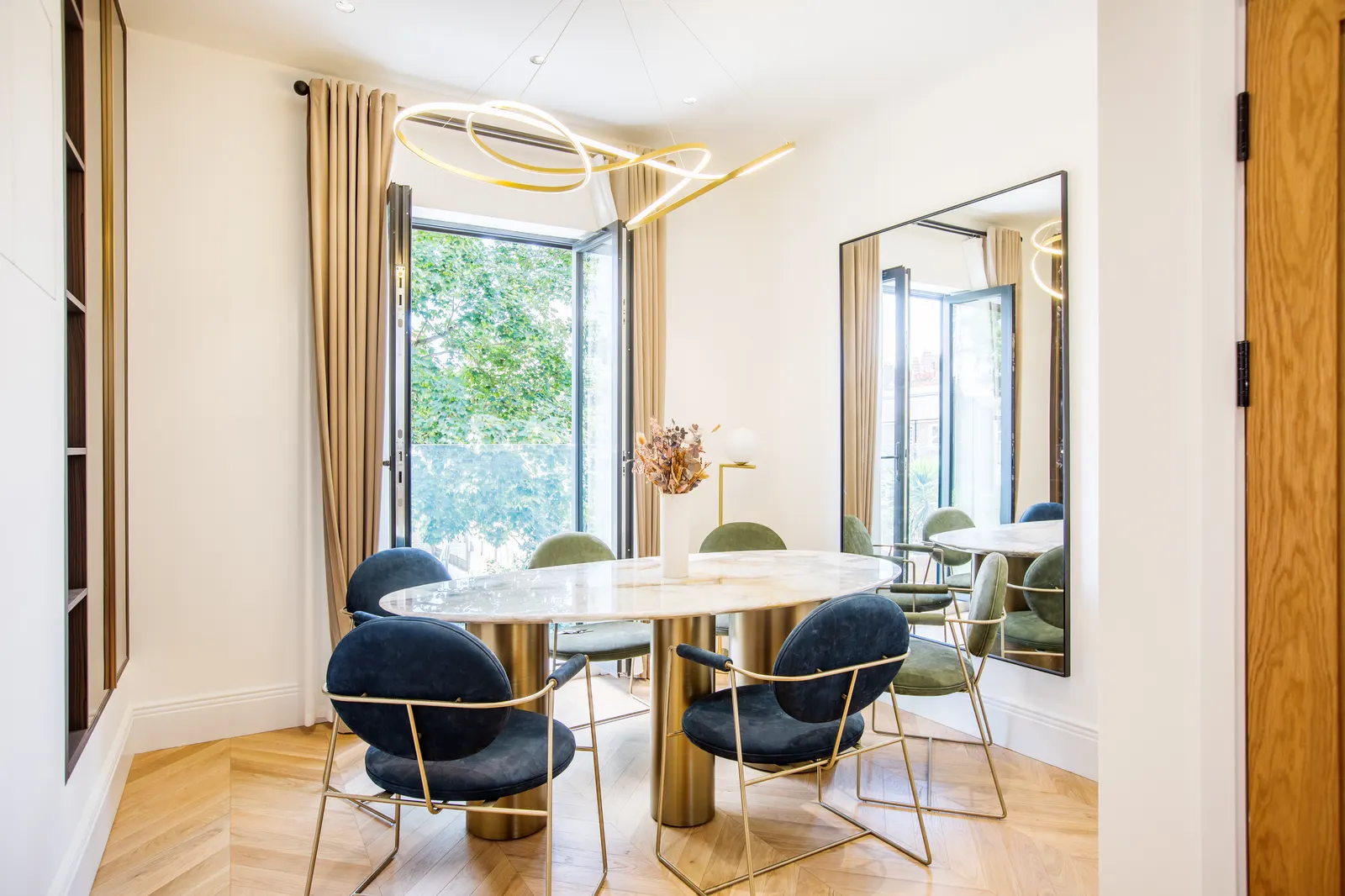 Dining nook with garden view
